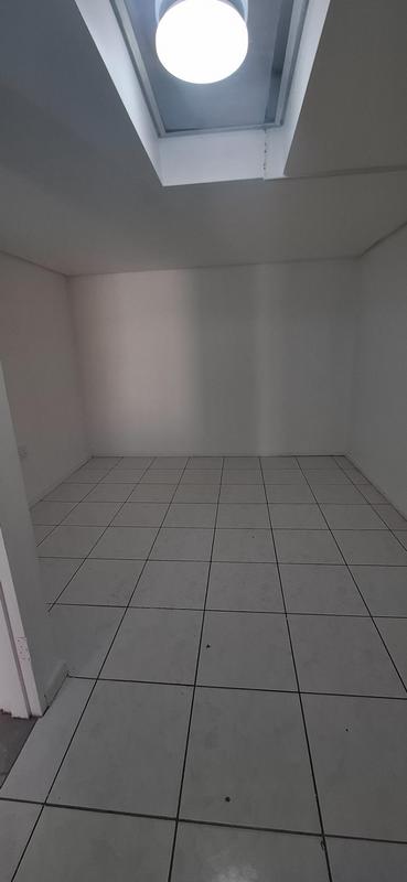 To Let 1 Bedroom Property for Rent in Goodwood Central Western Cape